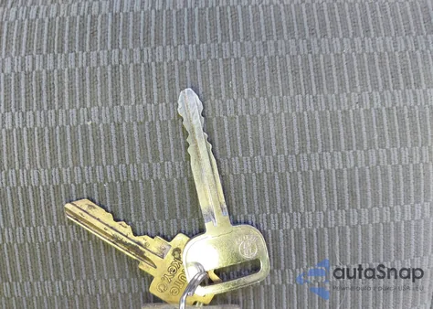 2005 Toyota Camry Le z USA, uszkodzony, nr VIN 4T1BE32K05U563894